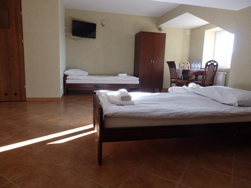 Bed and Breakfast Dwór Bartnika Narewka Habitación foto