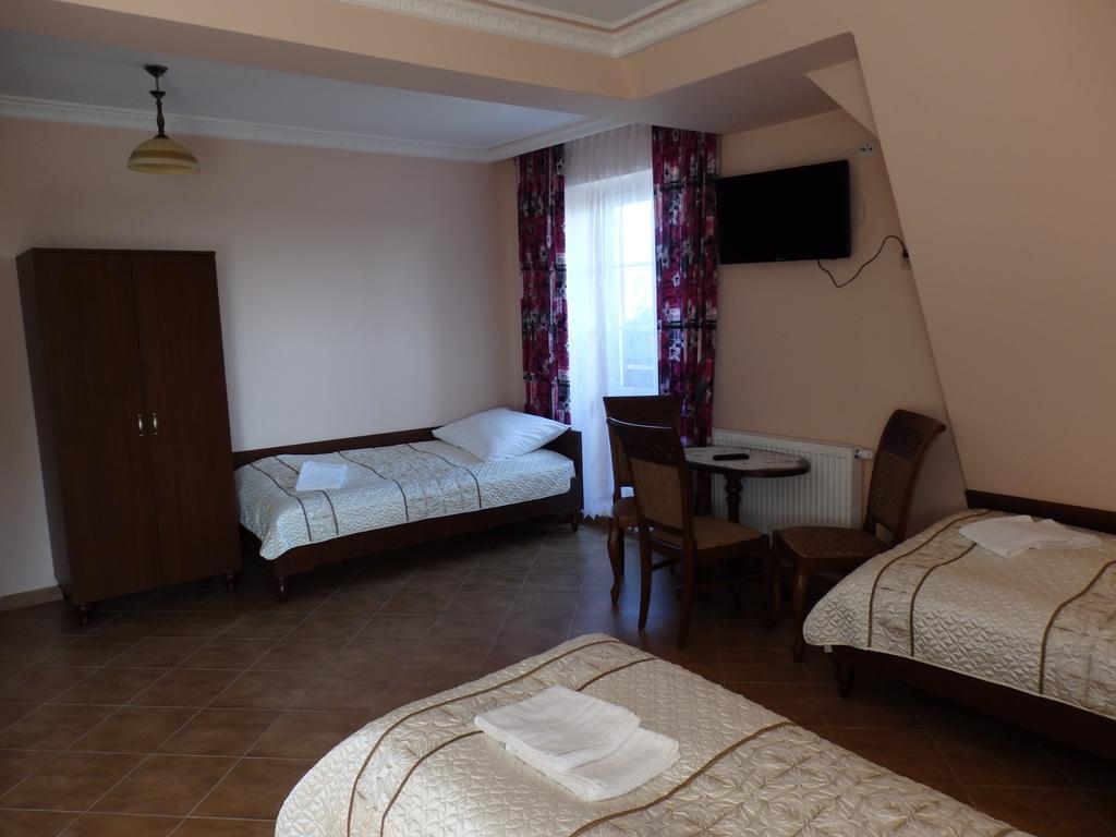 Bed and Breakfast Dwór Bartnika Narewka Habitación foto
