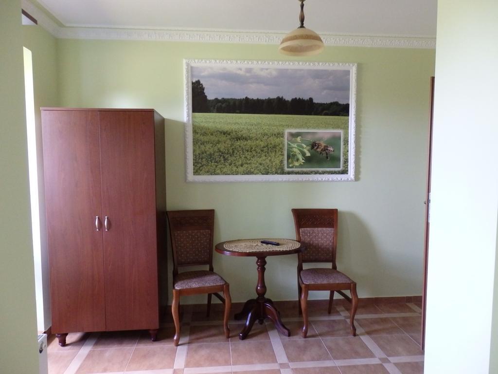 Bed and Breakfast Dwór Bartnika Narewka Habitación foto